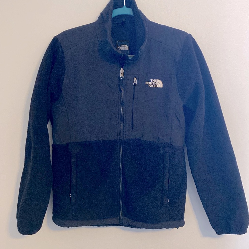 Black M women’s North Face Denali fleece